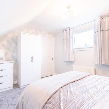 Bright, Fresh, Renovated 3 Bedroom Apartment In The Heart Of Montrose Angus Exterior foto