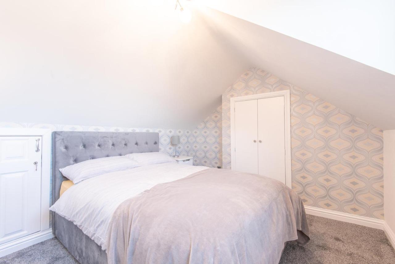 Bright, Fresh, Renovated 3 Bedroom Apartment In The Heart Of Montrose Angus Exterior foto