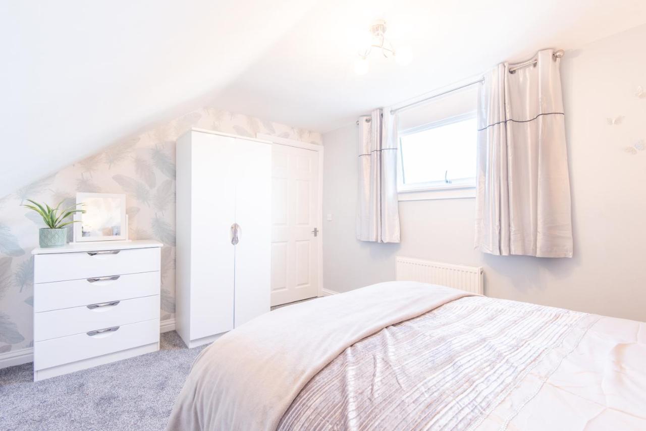 Bright, Fresh, Renovated 3 Bedroom Apartment In The Heart Of Montrose Angus Exterior foto